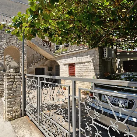 With Parking Space - 20815 Apartment *