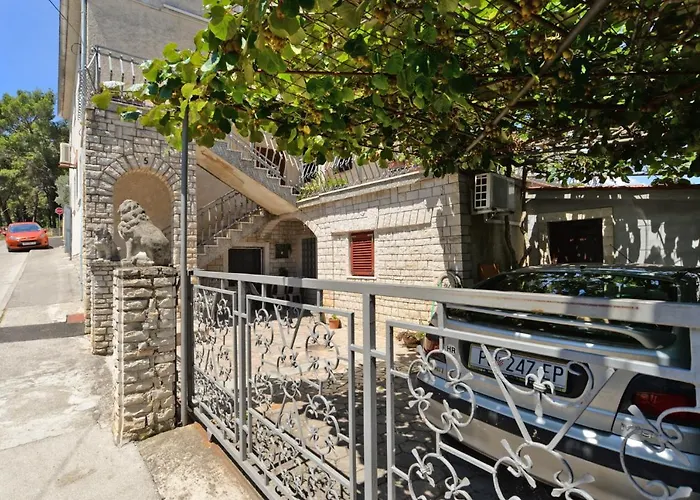 With Parking Space - 20815 Apartment *