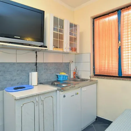 Apartment With Parking Space - 20815 Pula