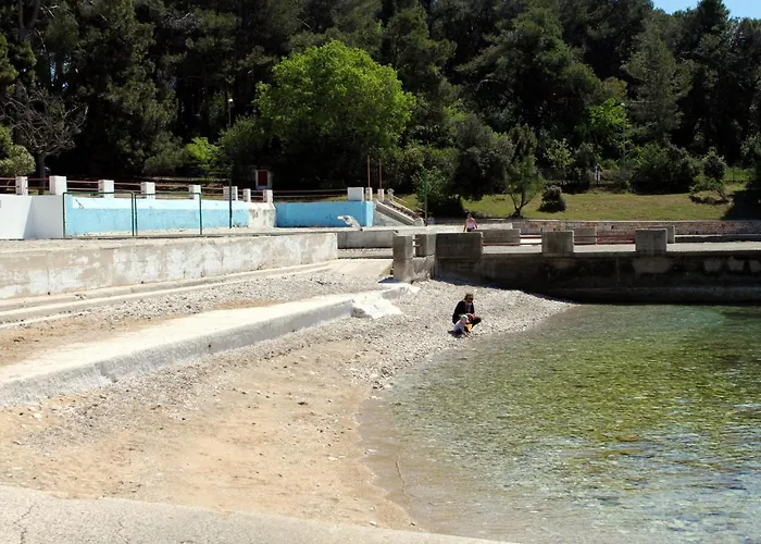 With Parking Space - 20815 아파트 풀라