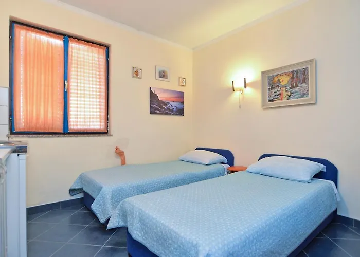 With Parking Space - 20815 아파트 풀라