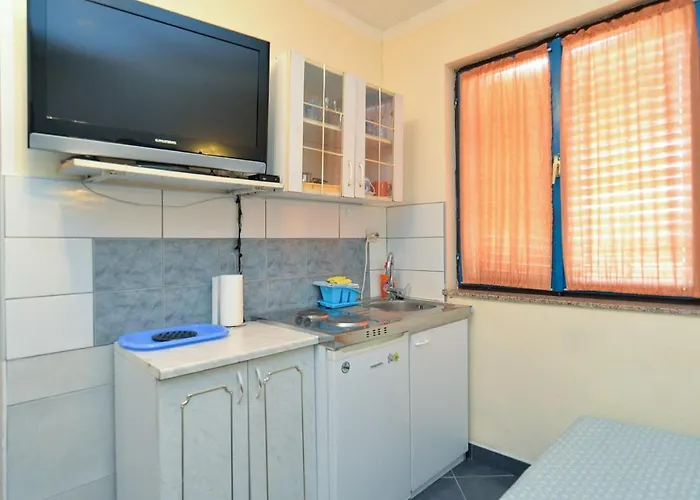 아파트 With Parking Space - 20815 풀라