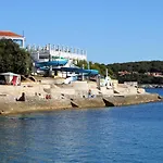 With Parking Space - 20815 Apartment Pula